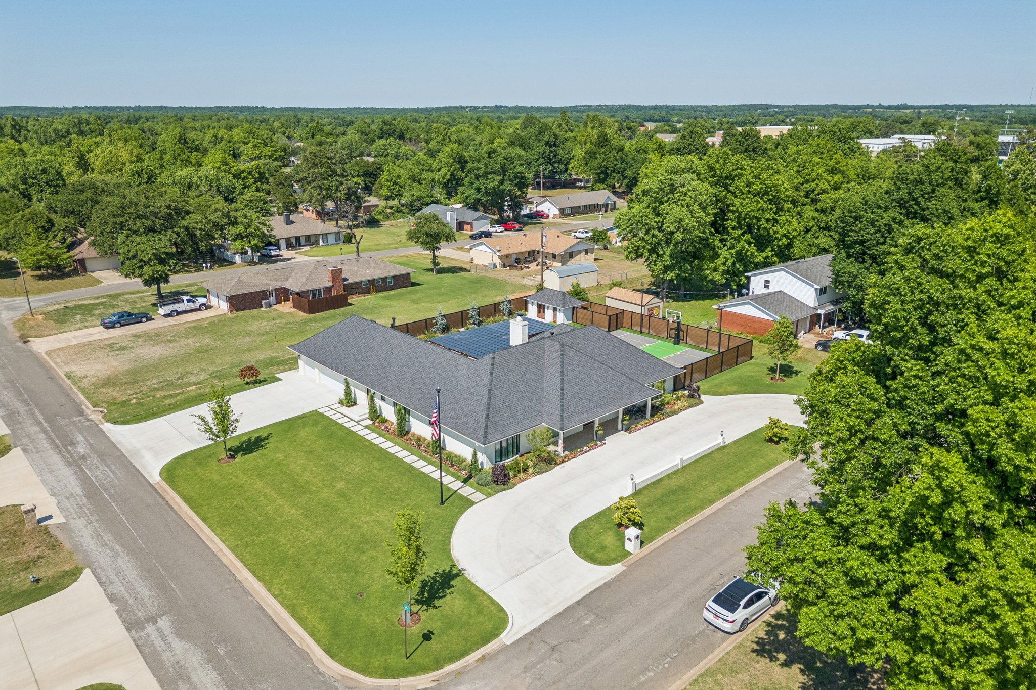 627 Louisiana St_003.jpg