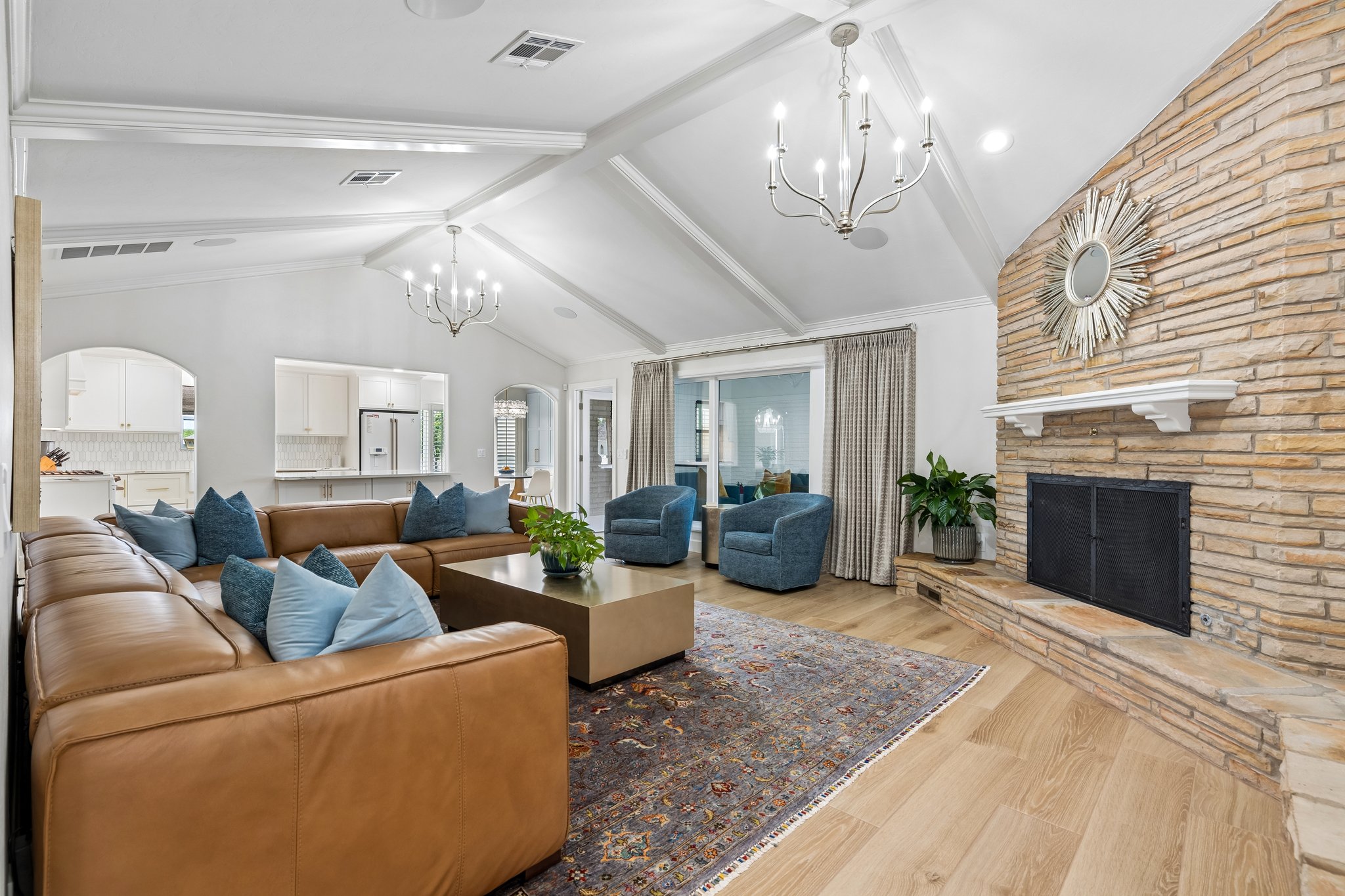 627 Louisiana St_008.jpg