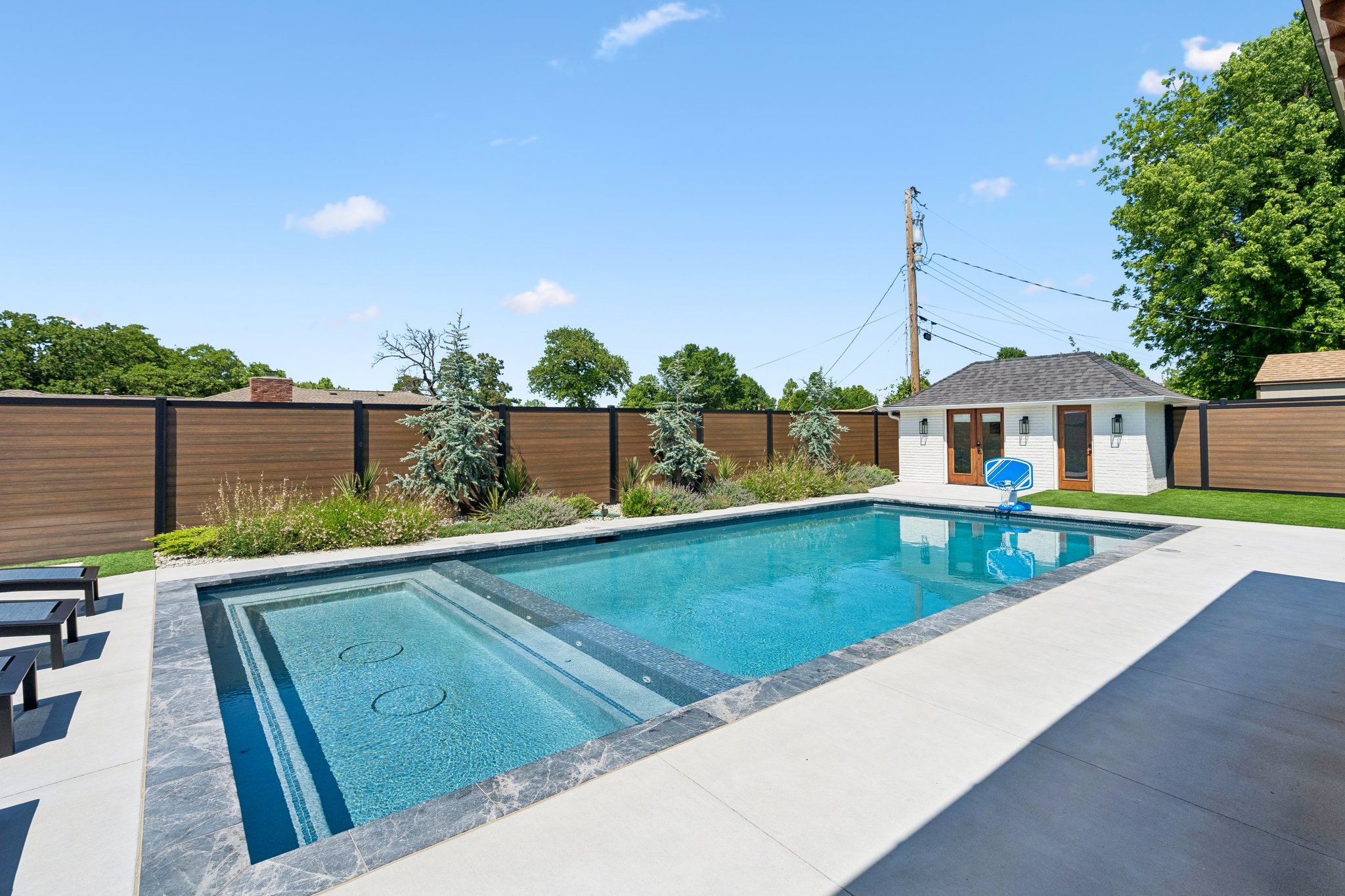 627 Louisiana St_059.jpg