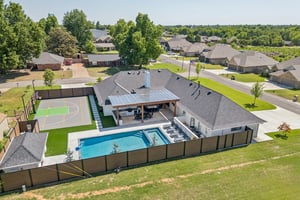 627 Louisiana St_001.jpg