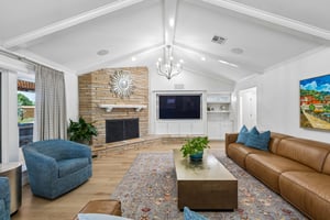 627 Louisiana St_012.jpg