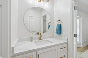 627 Louisiana St_027.jpg
