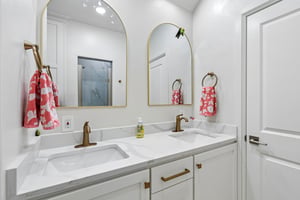 627 Louisiana St_036.jpg