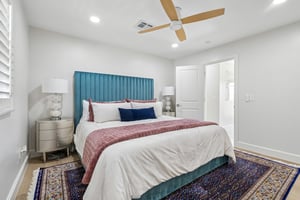 627 Louisiana St_039.jpg