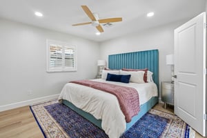 627 Louisiana St_041.jpg