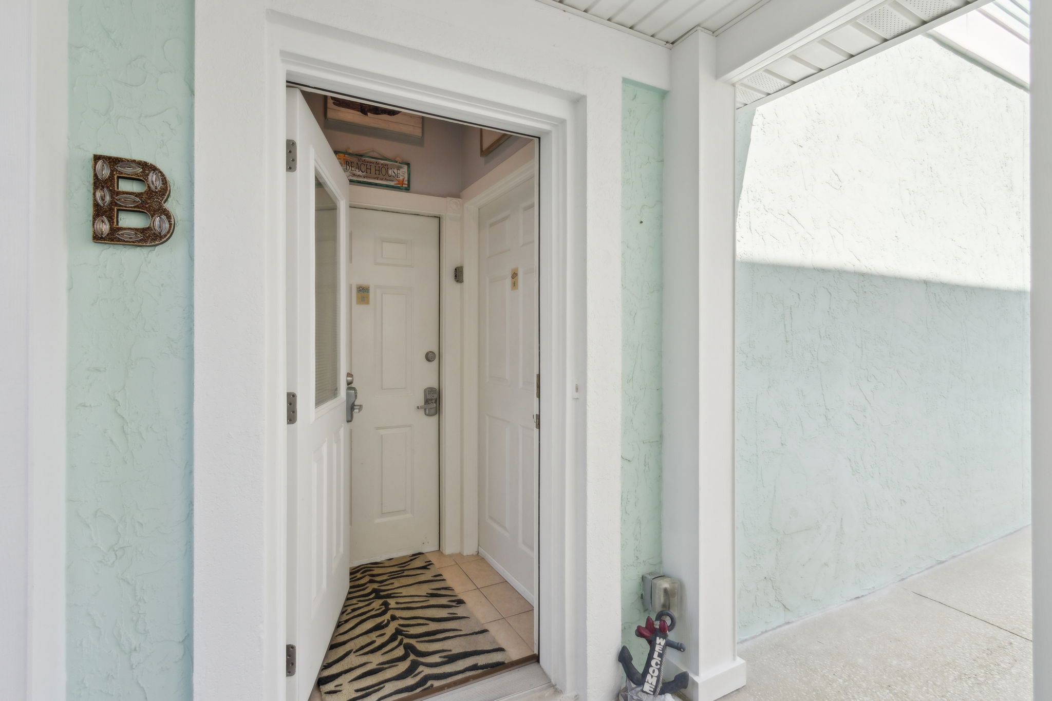 Apartment B Entrance