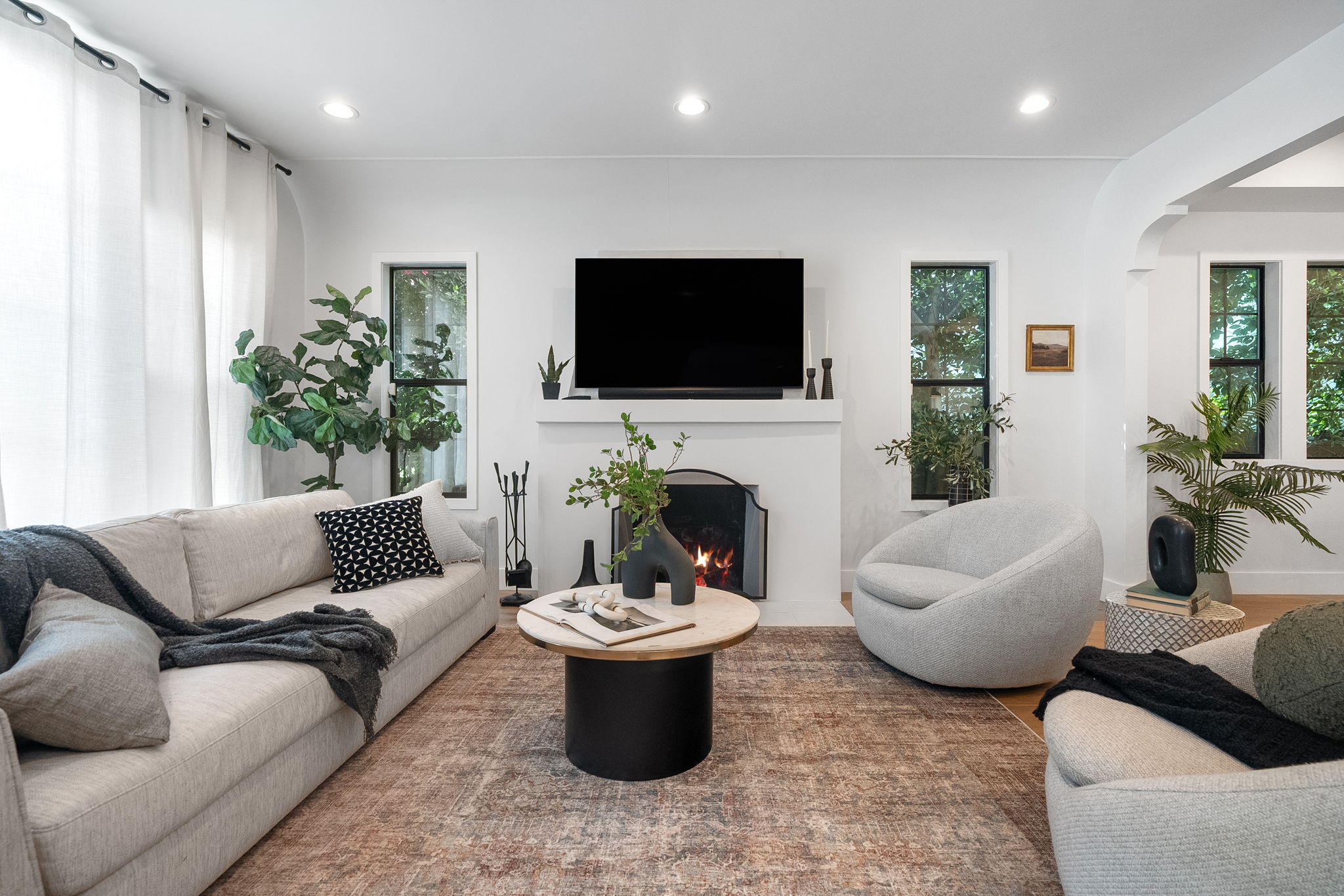 627 N Sierra Bonita Avenue (staged)-2