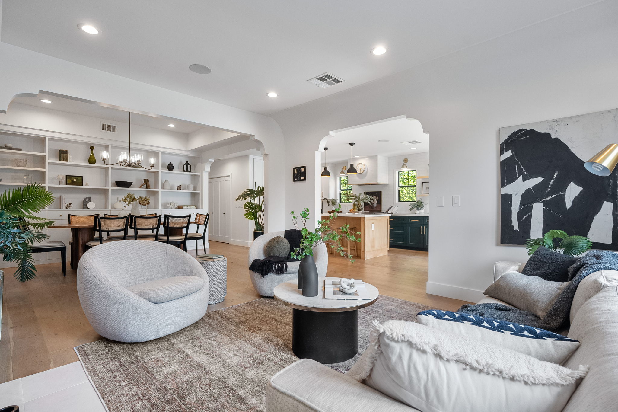 627 N Sierra Bonita Avenue (staged)-5