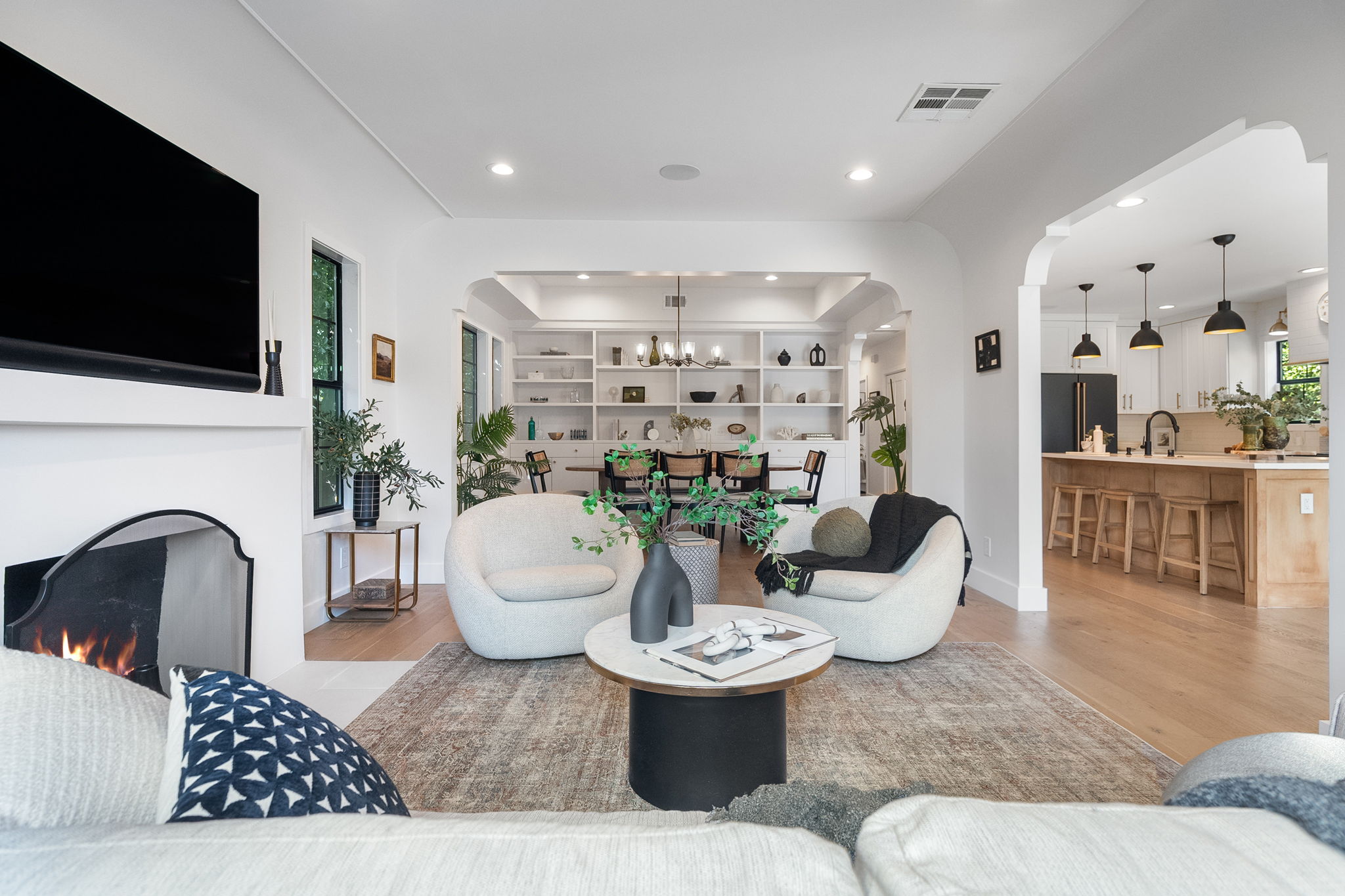 627 N Sierra Bonita Avenue (staged)-6