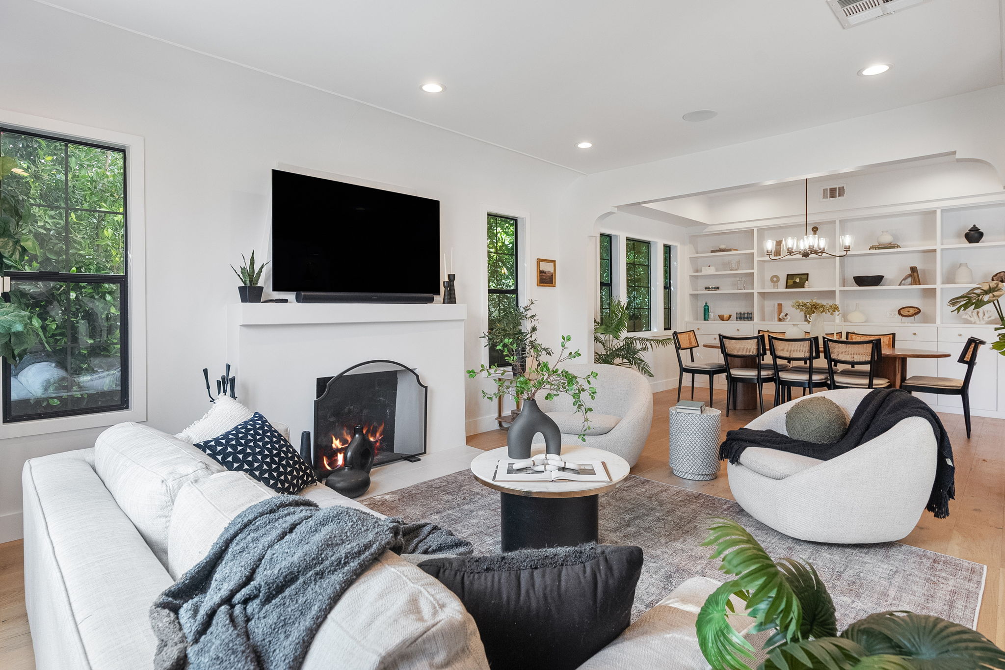 627 N Sierra Bonita Avenue (staged)-7