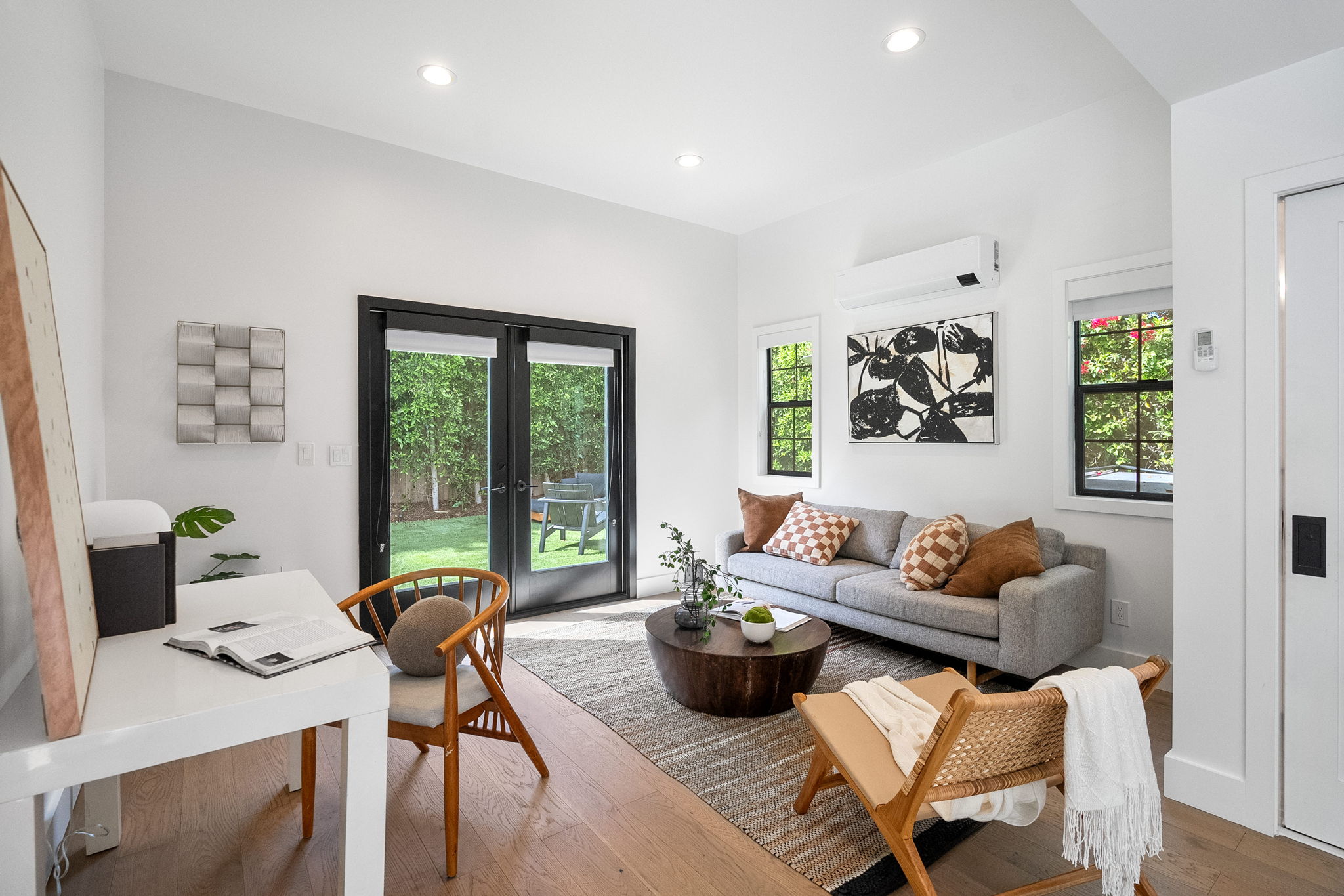 627 N Sierra Bonita Avenue (staged)-35