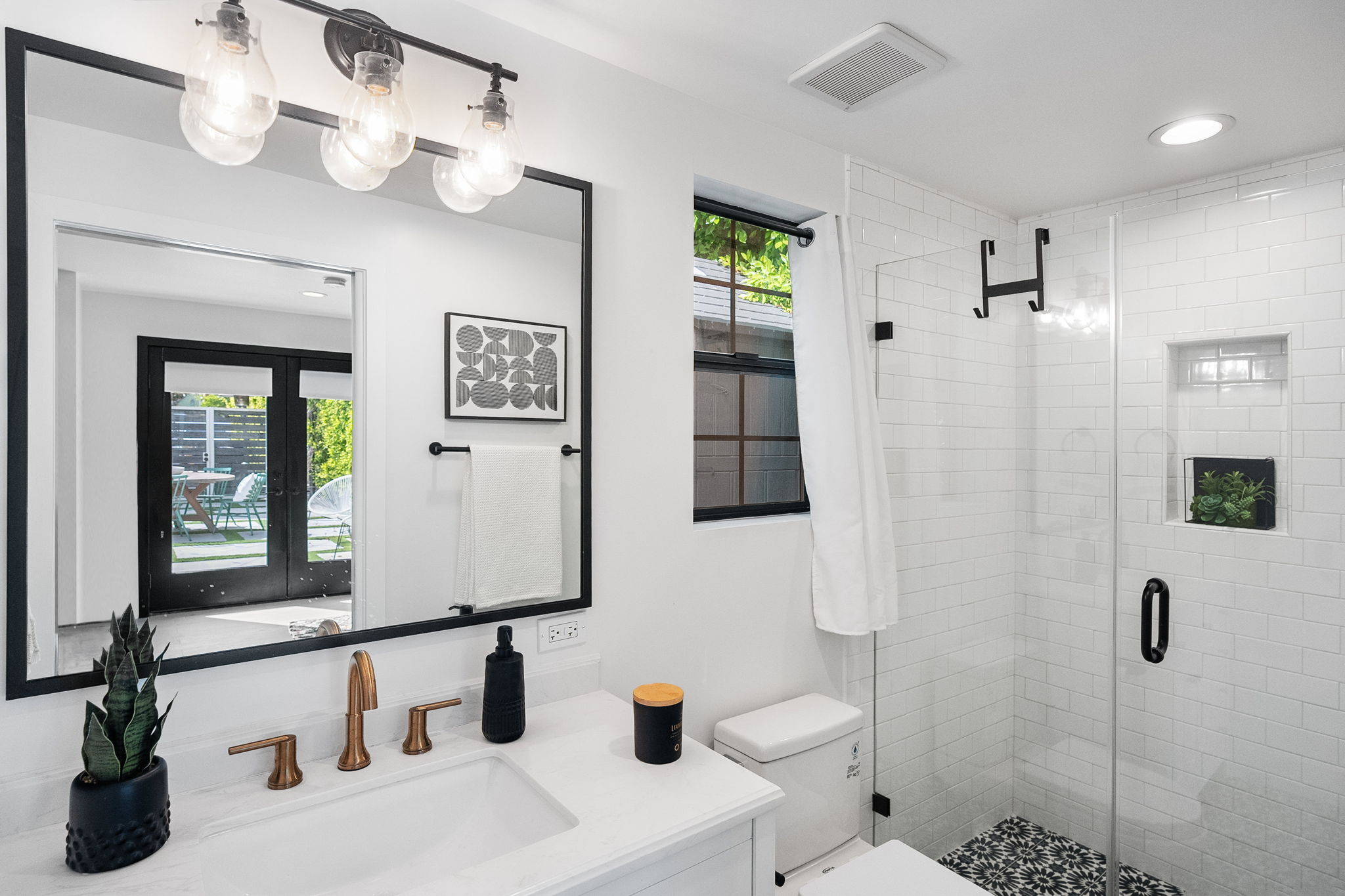 627 N Sierra Bonita Avenue (staged)-39