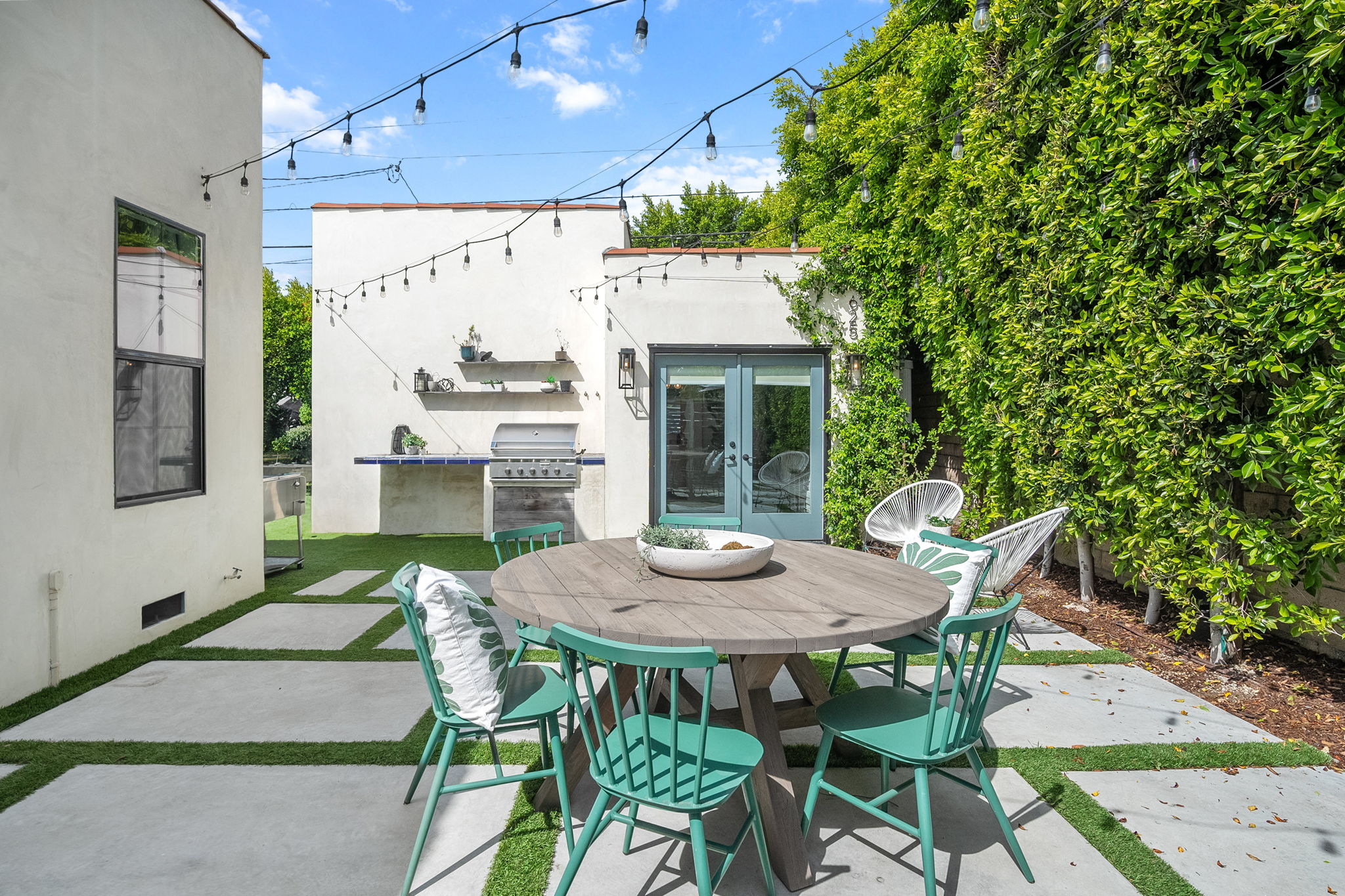 627 N Sierra Bonita Avenue (staged)-41