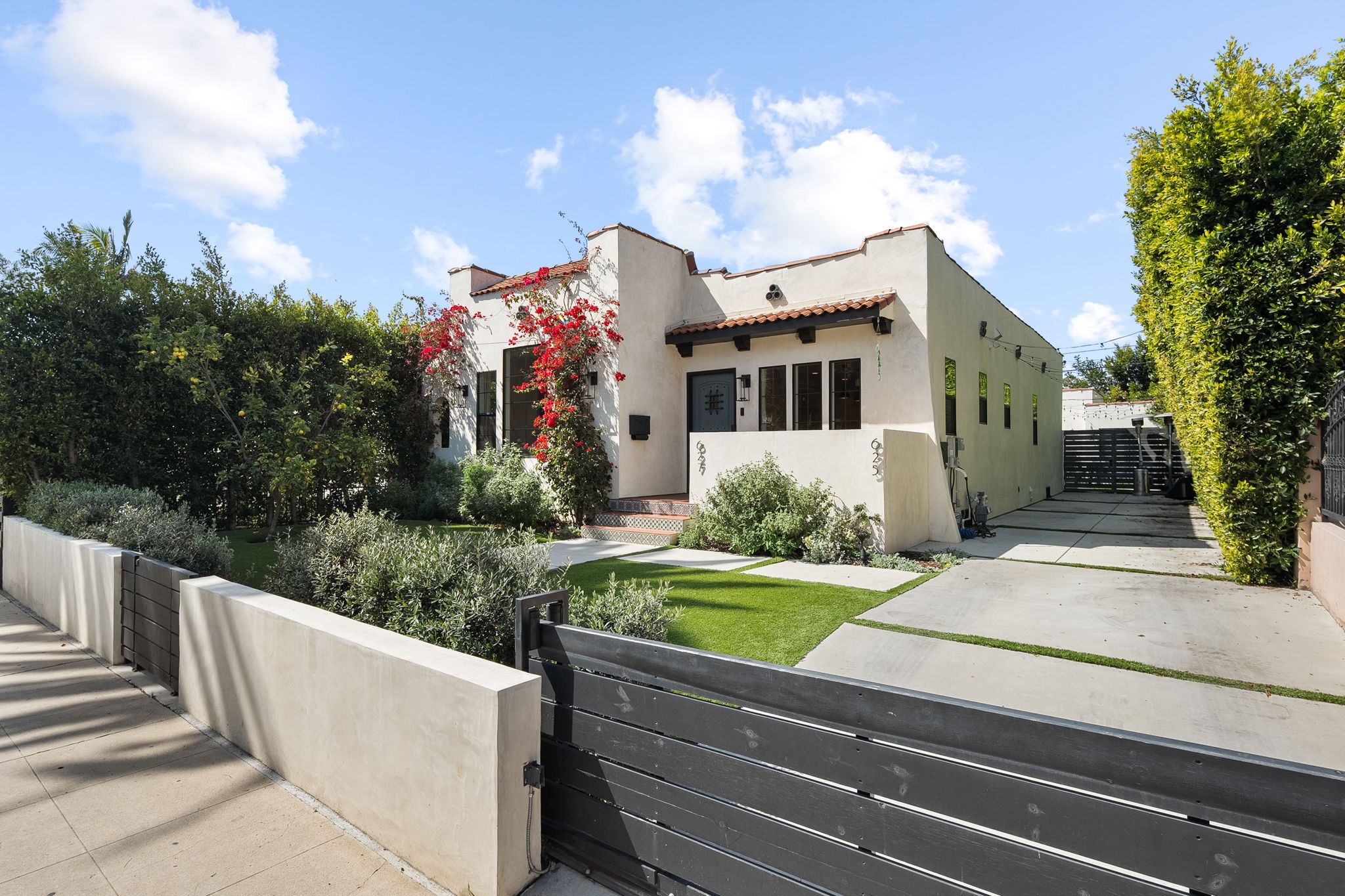 627 N Sierra Bonita Avenue-3