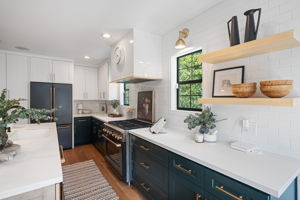 627 N Sierra Bonita Avenue (staged)-19