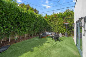 627 N Sierra Bonita Avenue (staged)-43