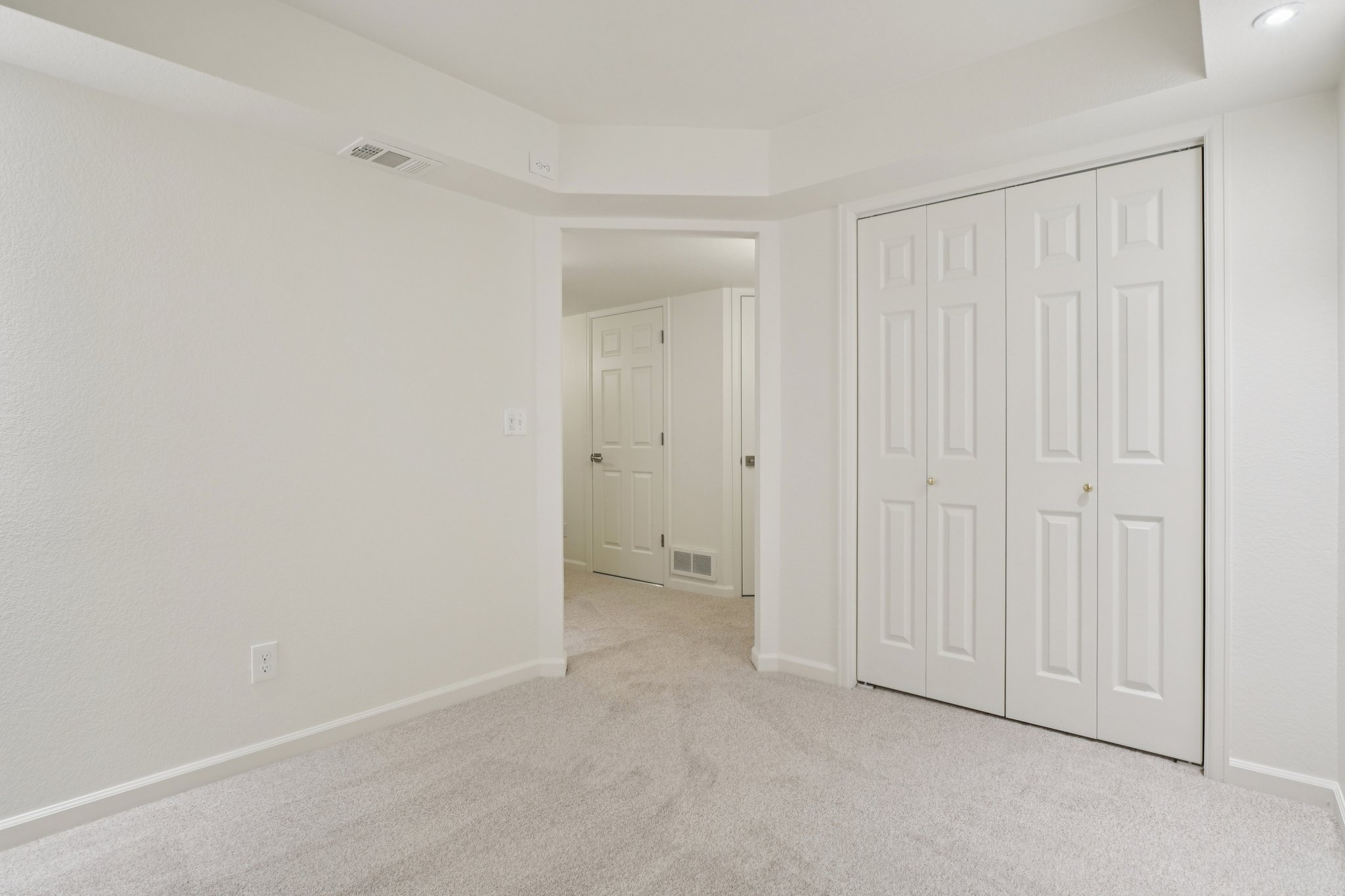 Somerset Dr-S2510-046.jpg