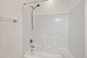 Bathroom 2 (1)