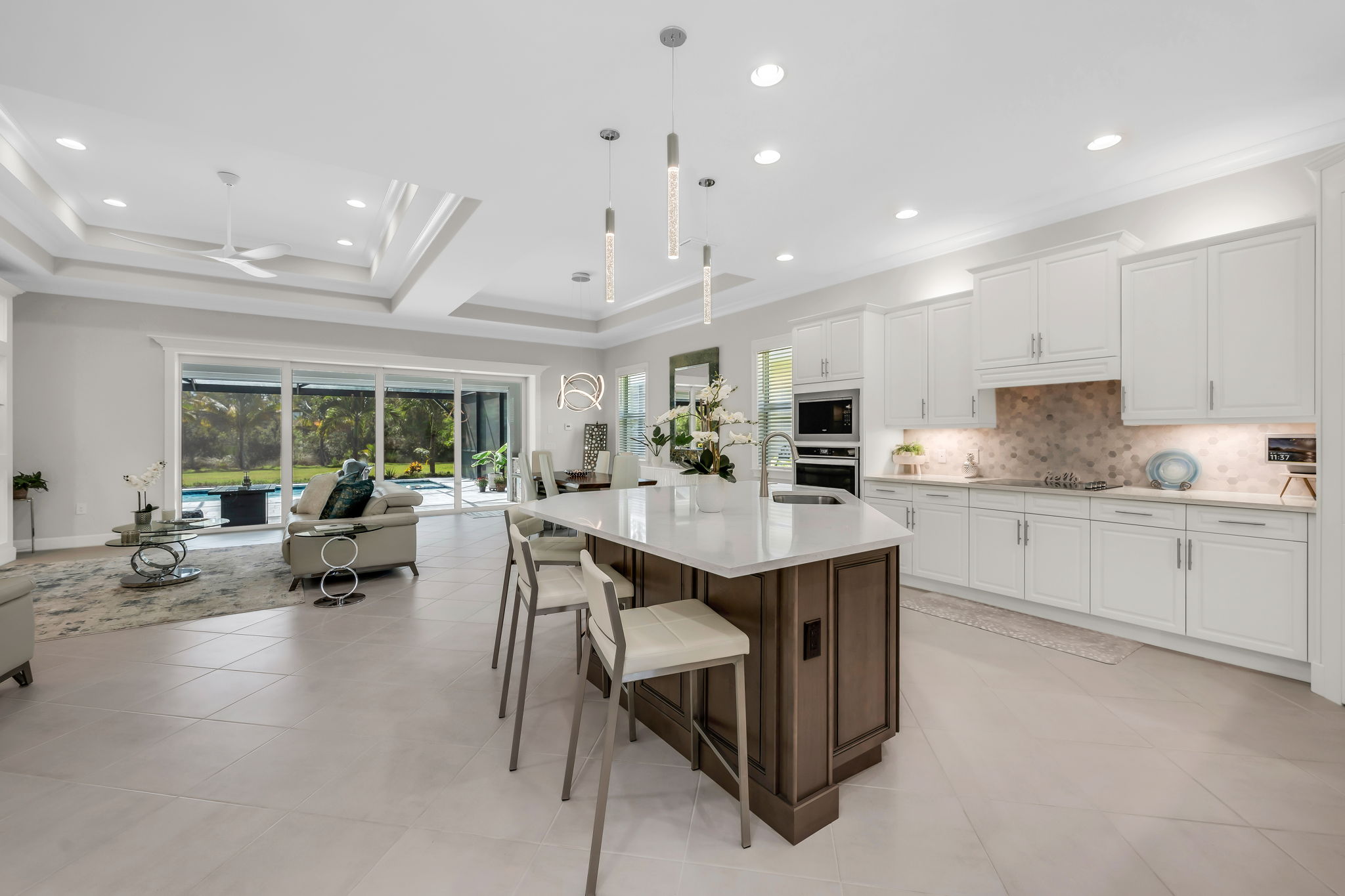Breakfast Bar - Kitchen