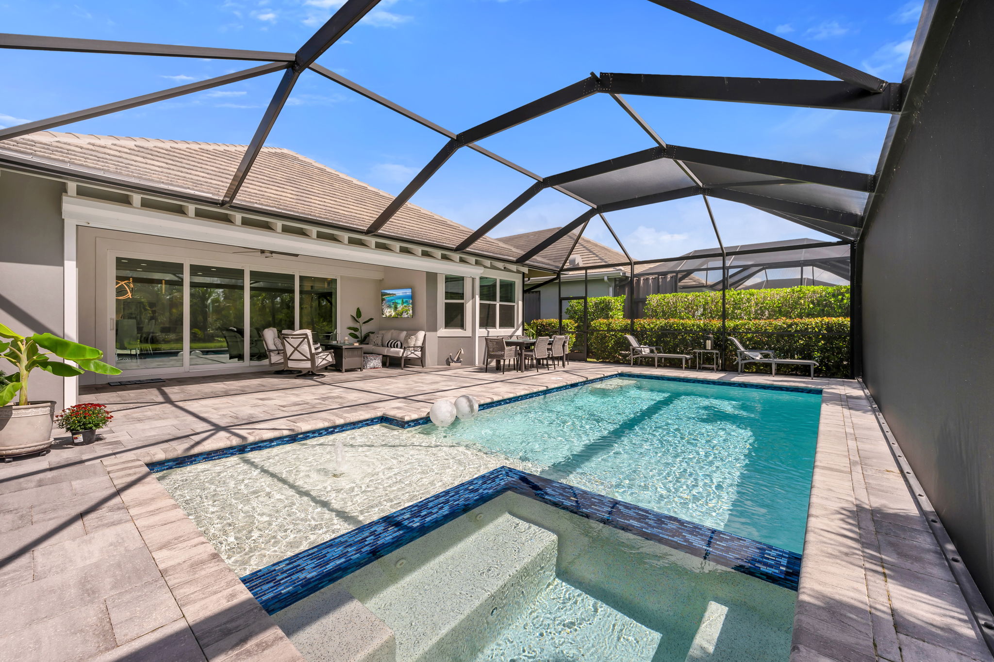 Lanai Pool 2