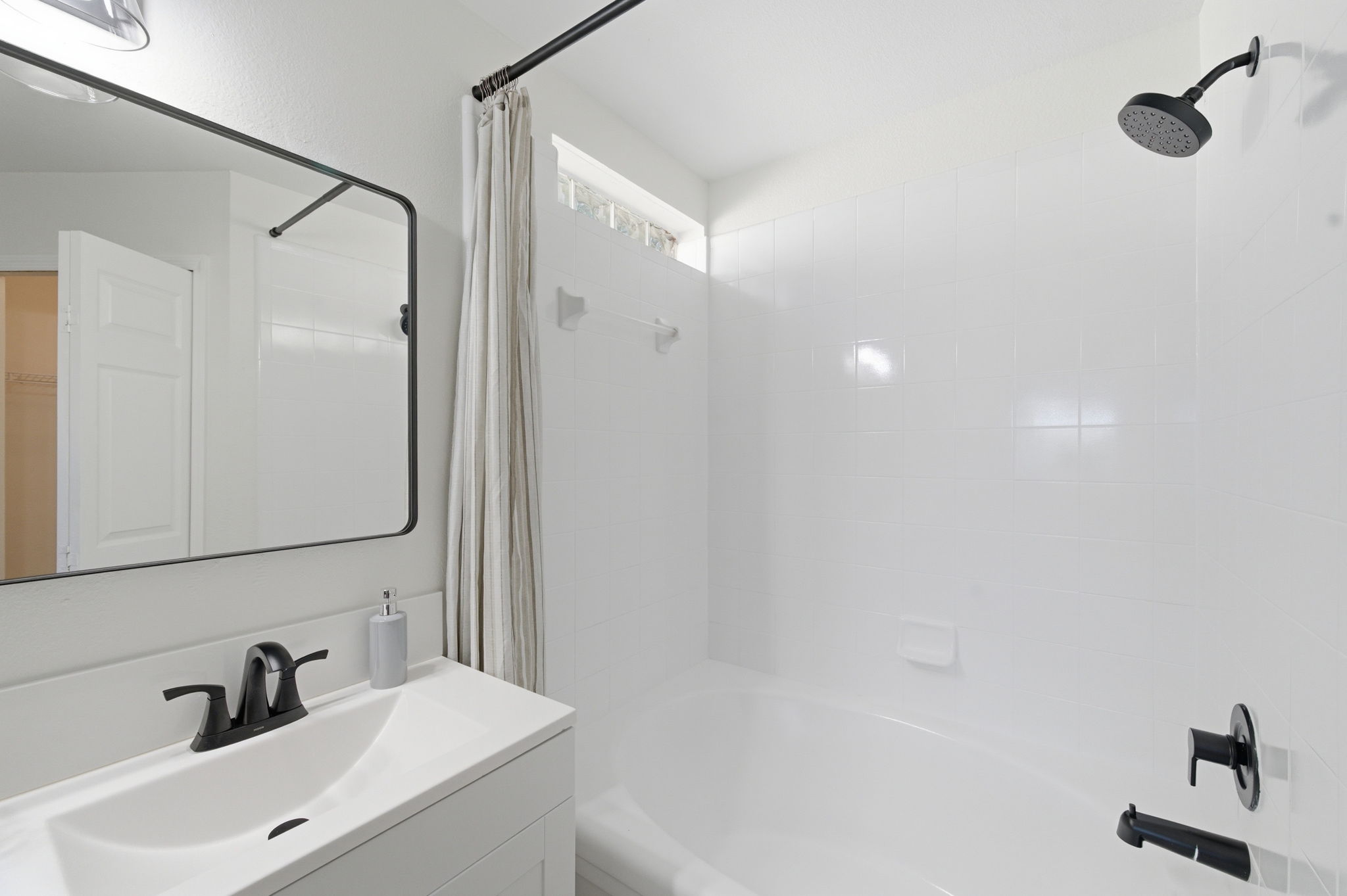 Interiors (18)