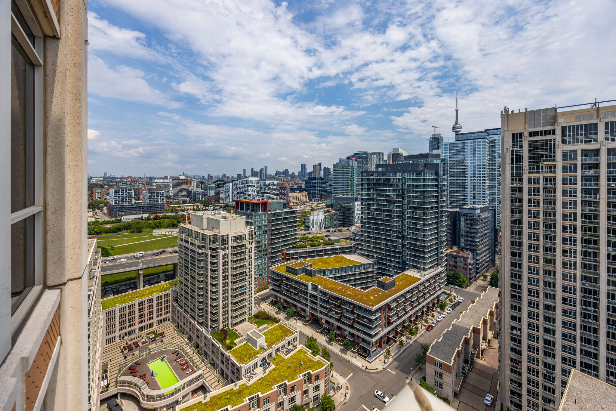 Toronto property showcase — delivered property photograph 32