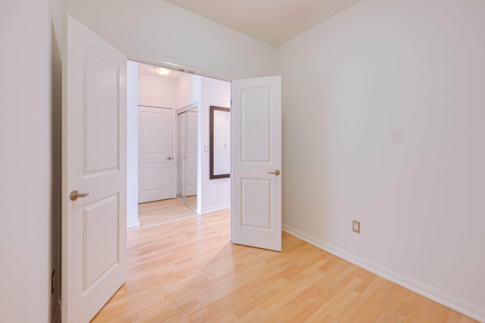 628 Fleet St Unit 613 Toronto, ON M5V 1A8