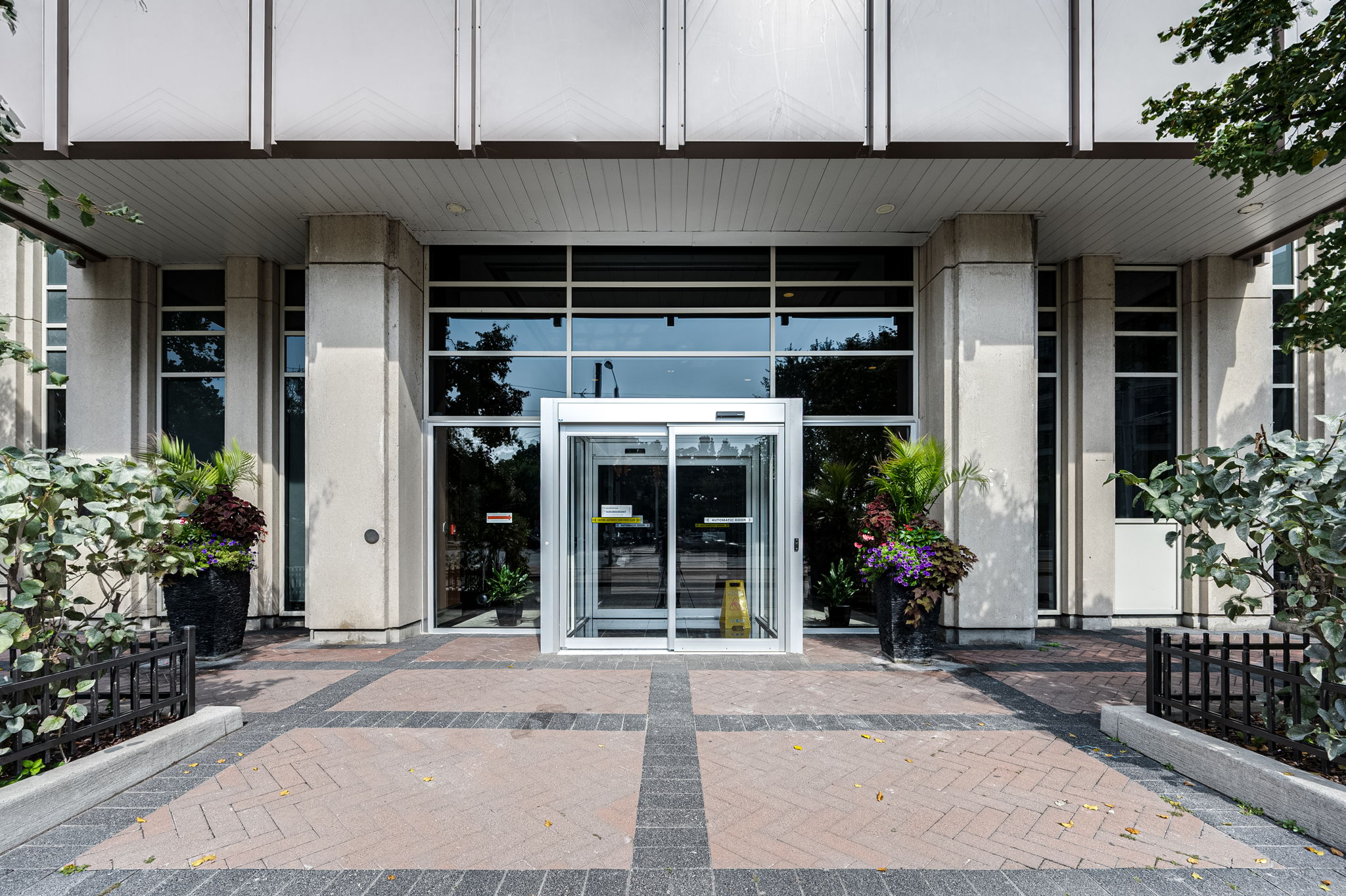 628 Fleet St Unit 613 Toronto, ON M5V 1A8