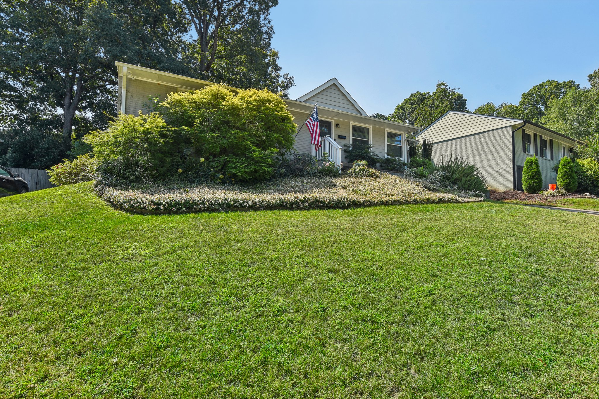 Manhasset Rd-003.jpg