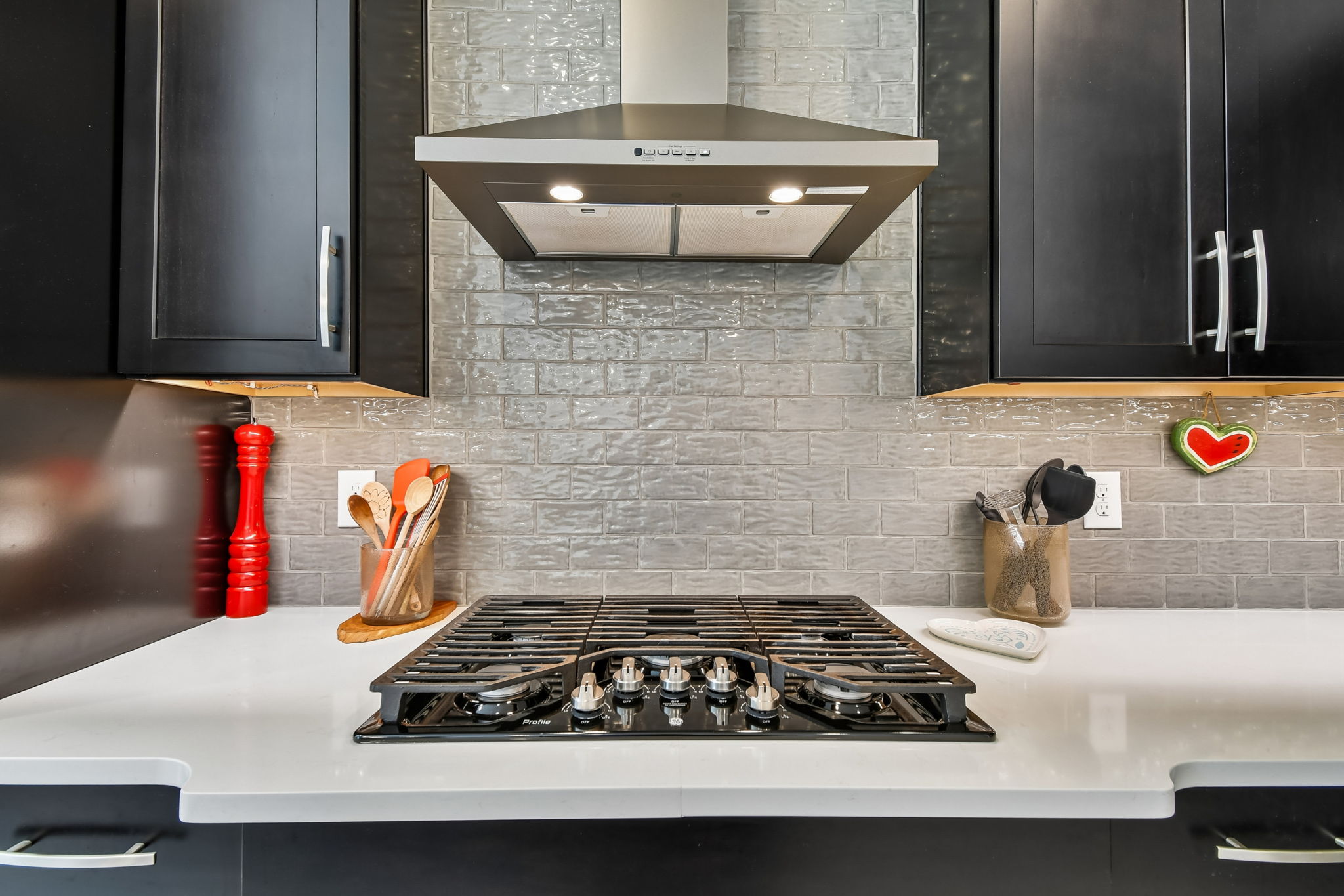 Stainless Range Hood & Natural Gas Cooktop