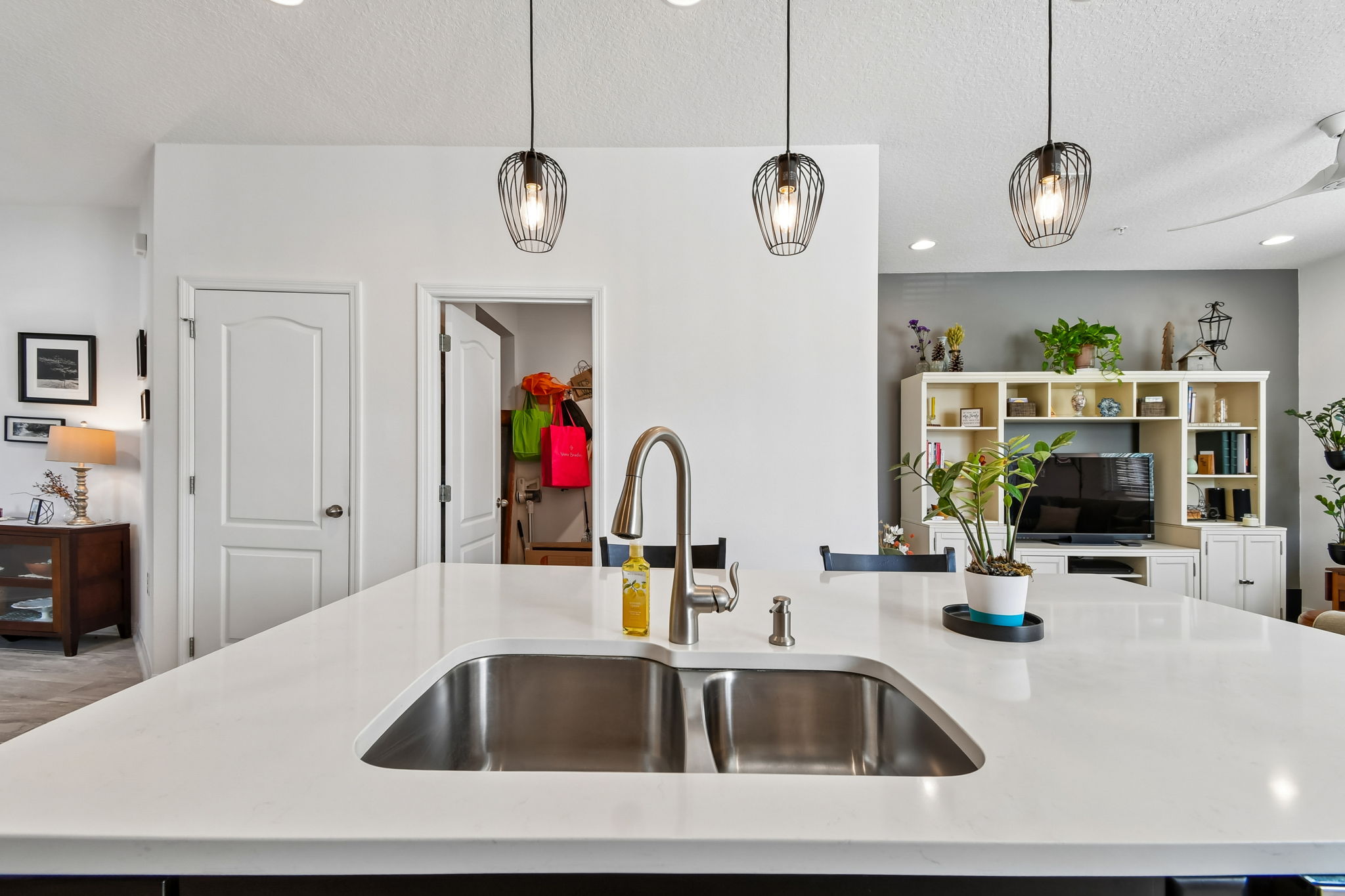 Huge Silestone Island for dining