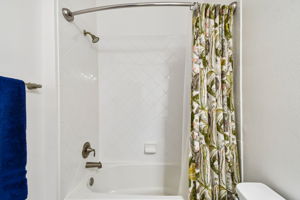 Tiled tub/shower in guest bath
