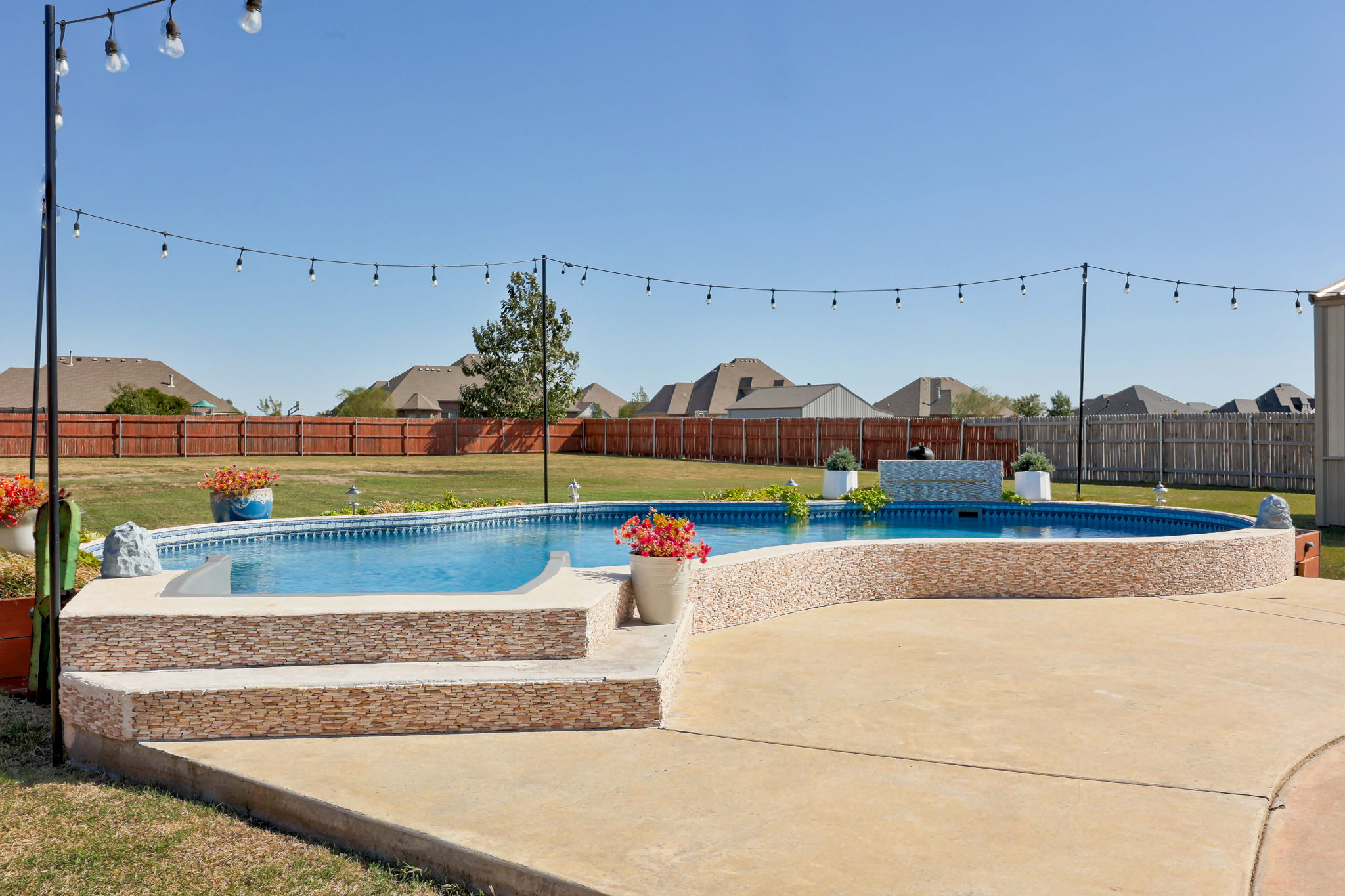  Photo 44