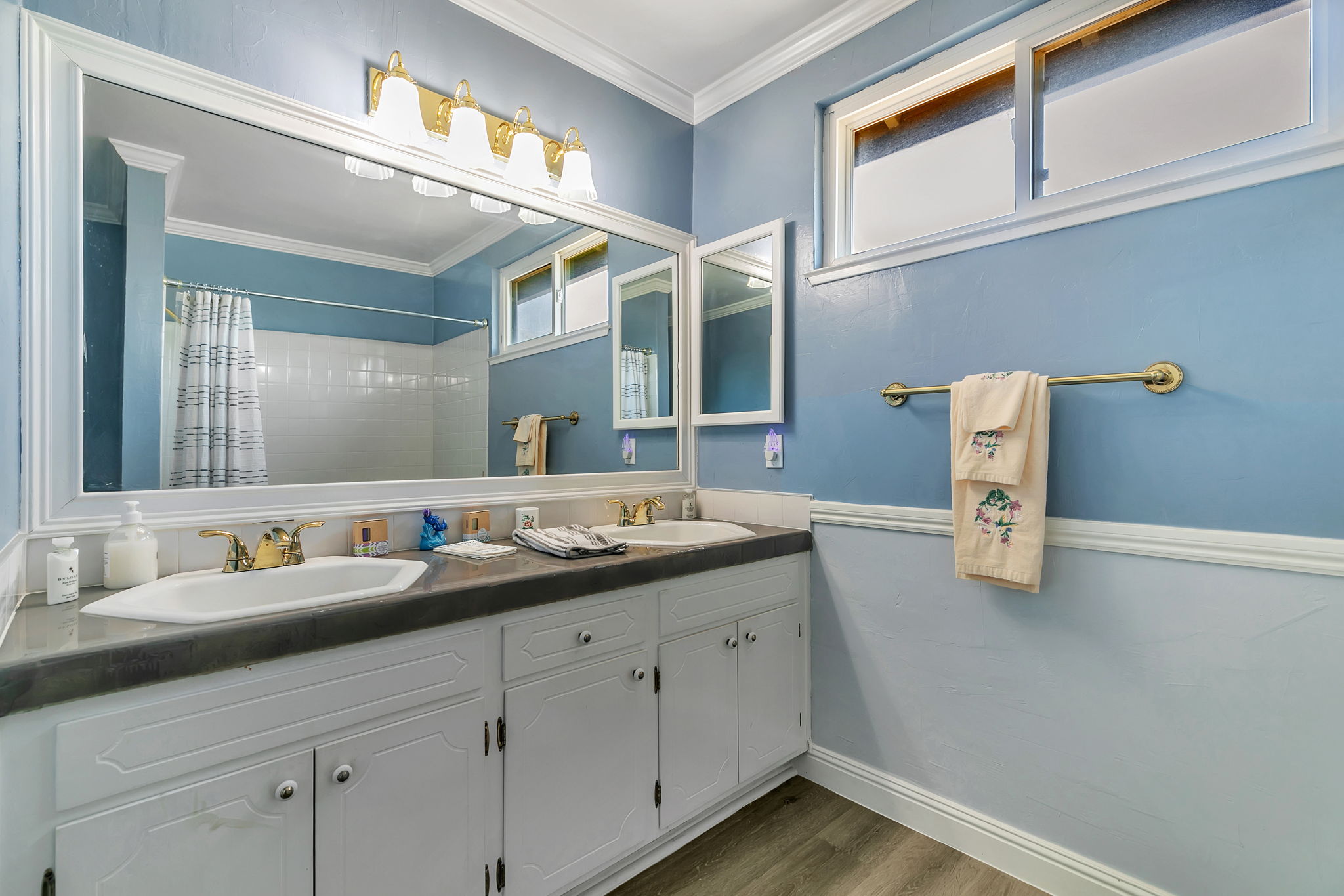 040_6280 Mountford Dr_