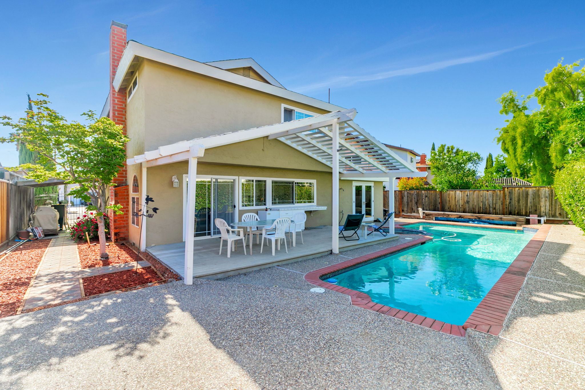 047_6280 Mountford Dr_