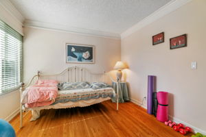 030_6280 Mountford Dr_