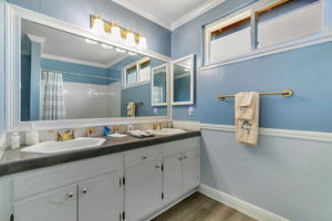040_6280 Mountford Dr_