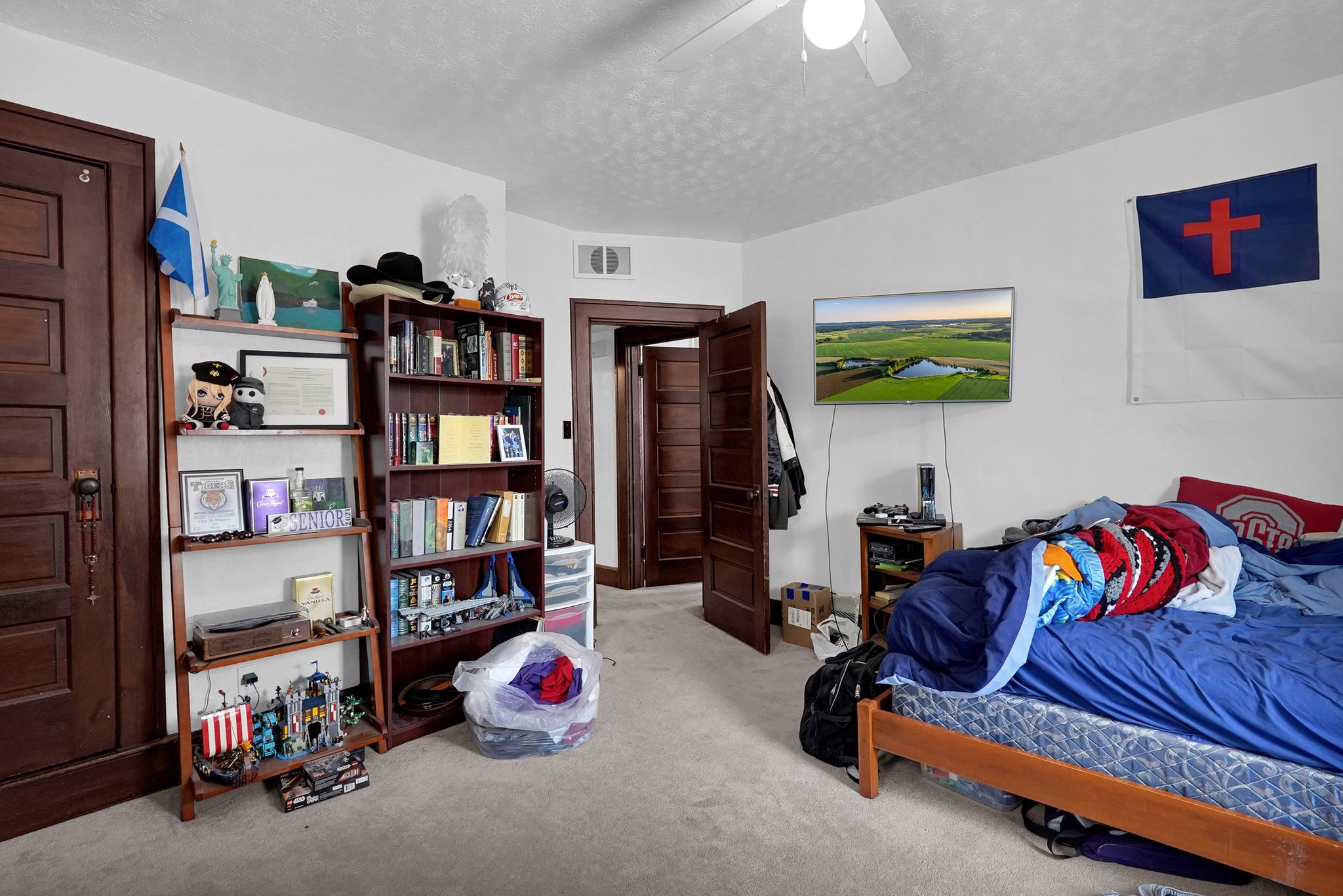  Photo 18