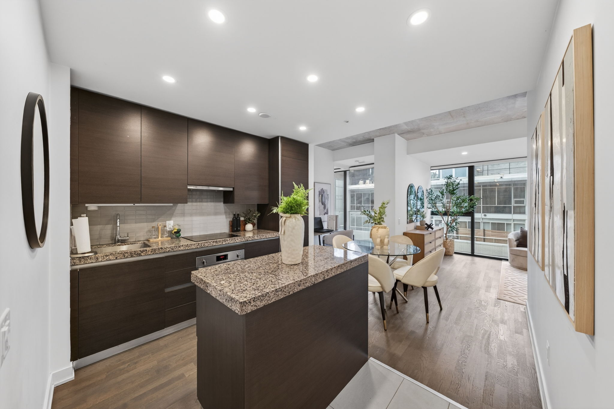 629 King St W Unit 732 Toronto, ON M5V 0G9