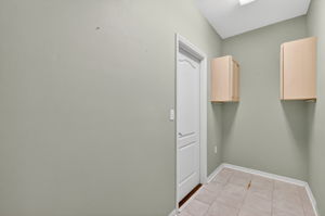 Mud/Bonus room w/ door into garage