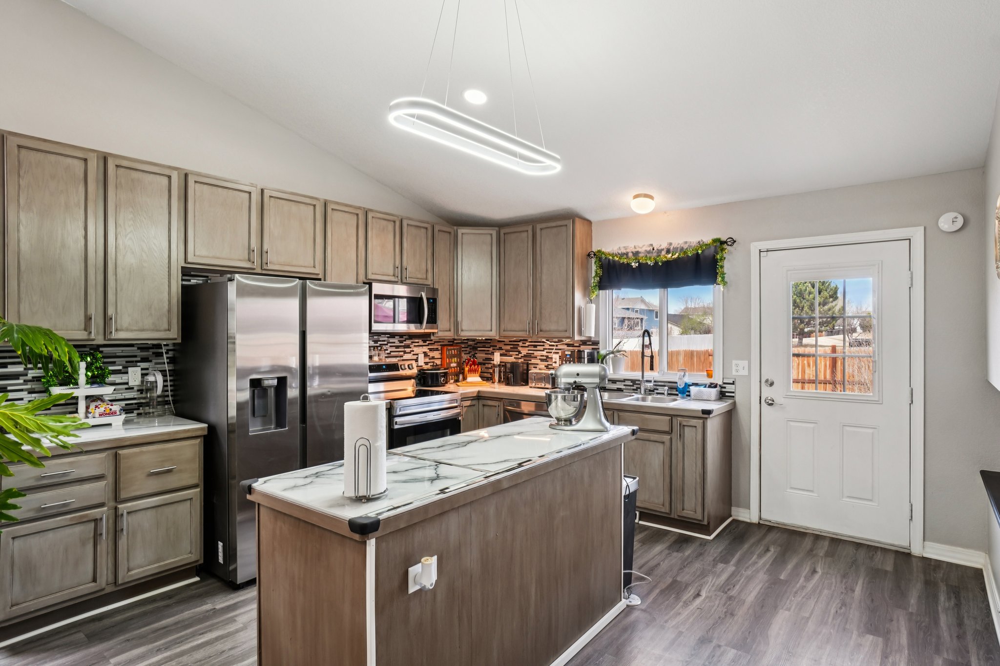 Sumac St-S1803-011.jpg