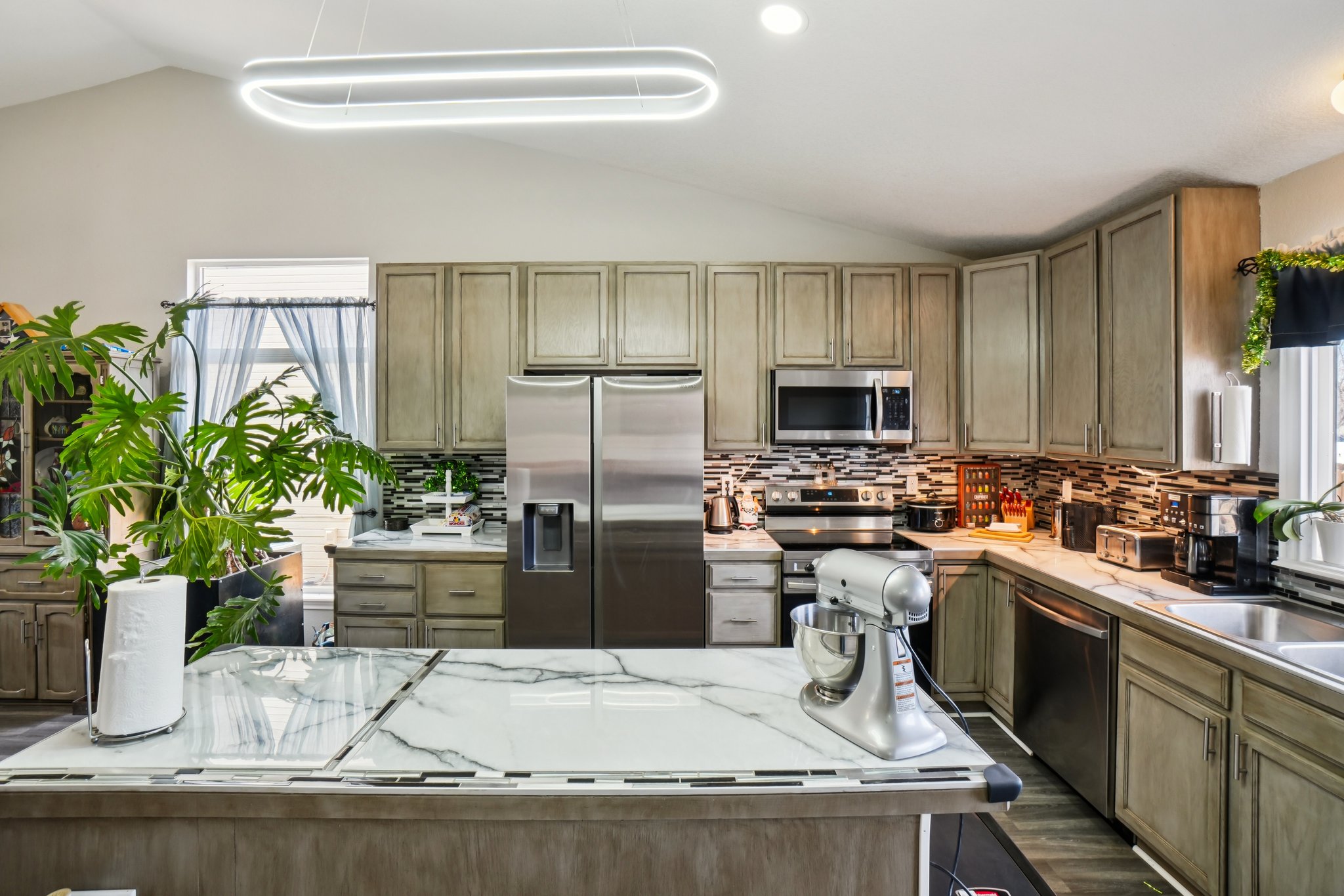 Sumac St-S1803-012.jpg