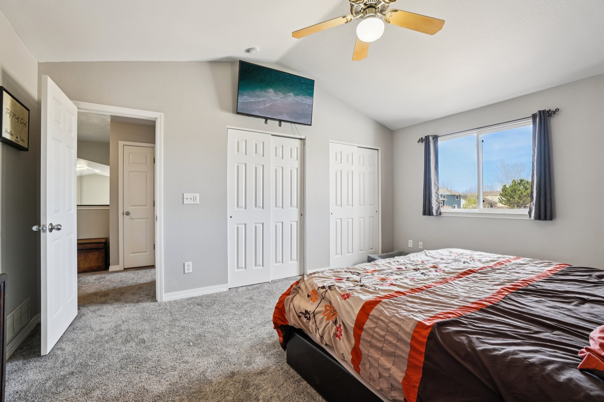Sumac St-S1803-017.jpg