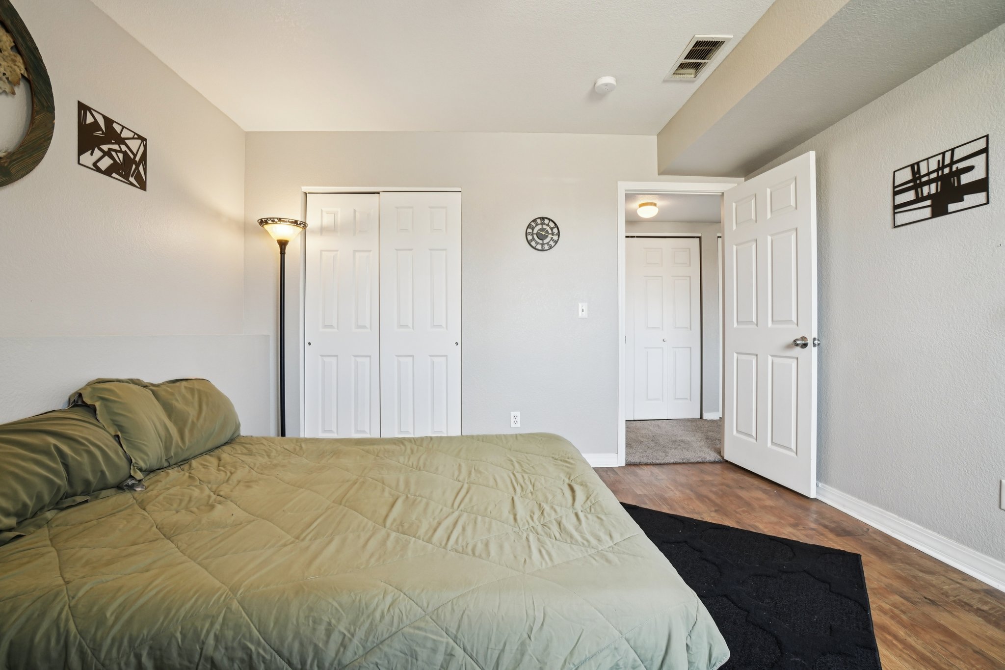 Sumac St-S1803-026.jpg