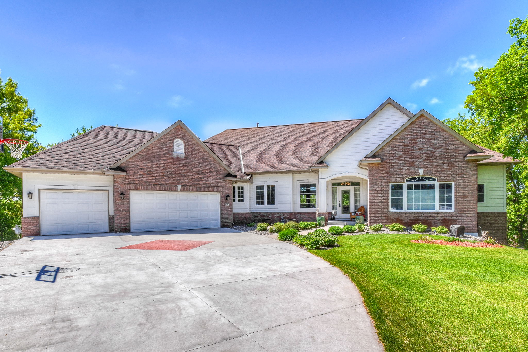  6290 Addington Ct, Eden Prairie, MN 55346, US