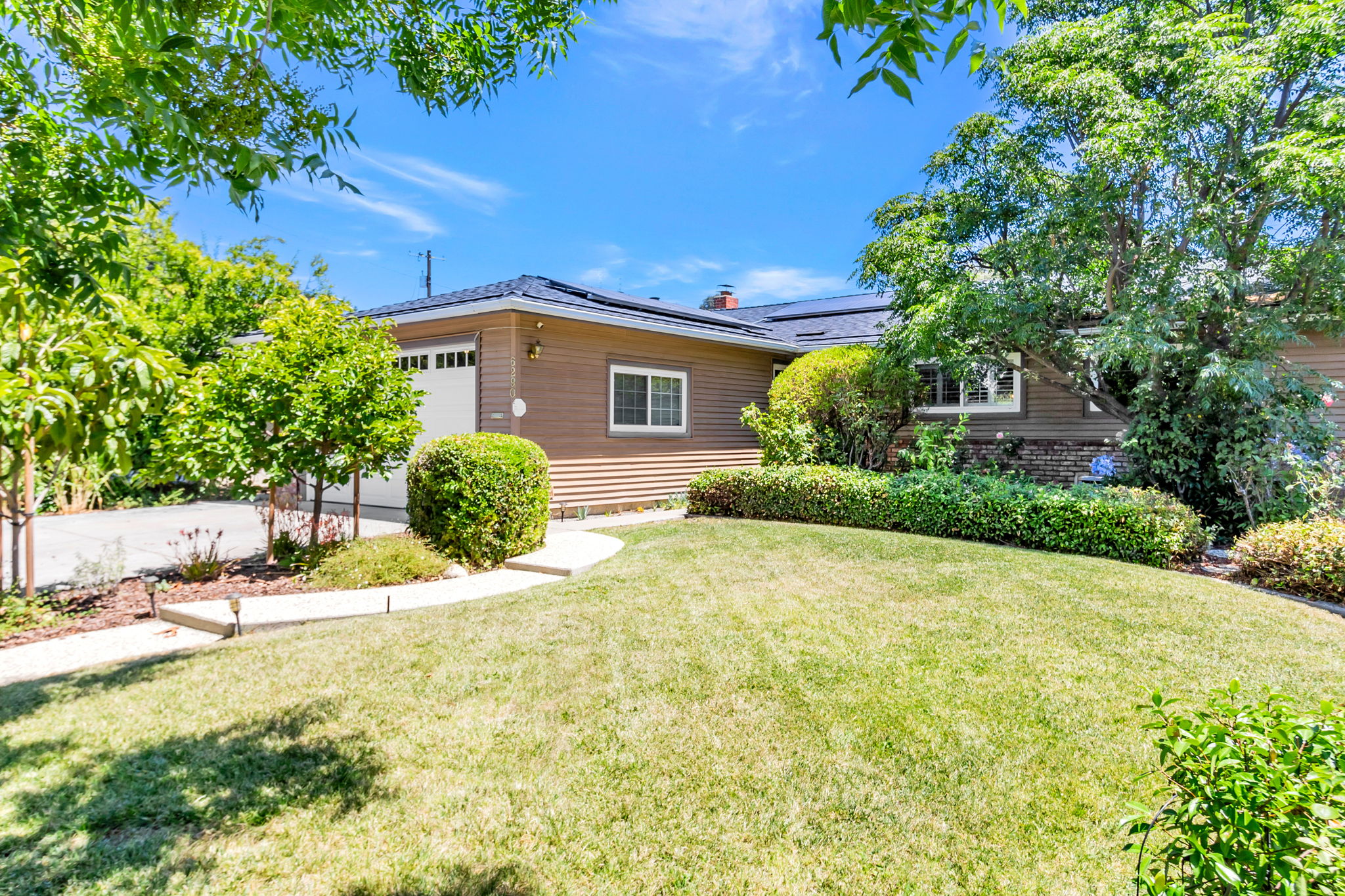 002_6290 Lillian Way