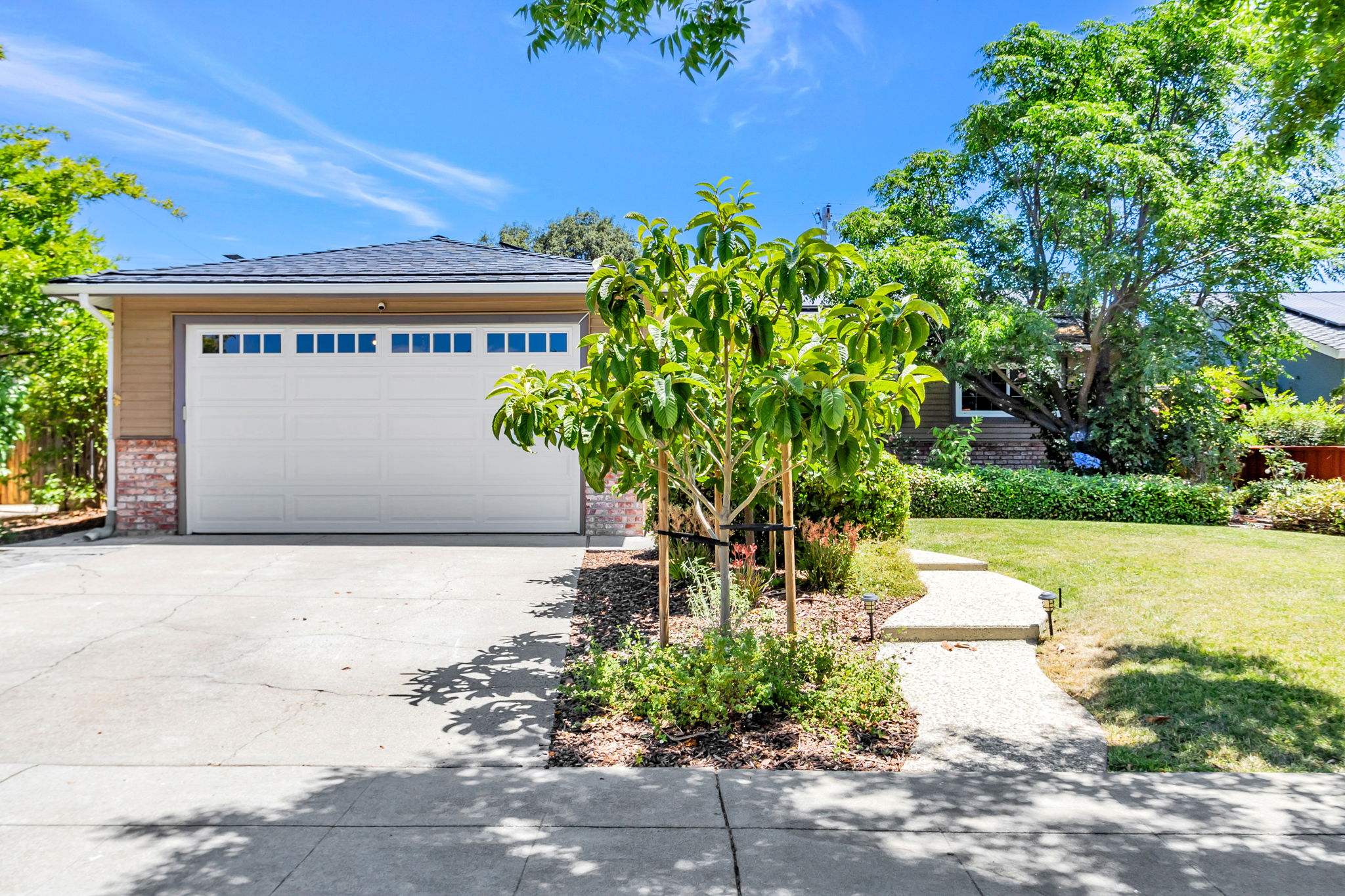 004_6290 Lillian Way