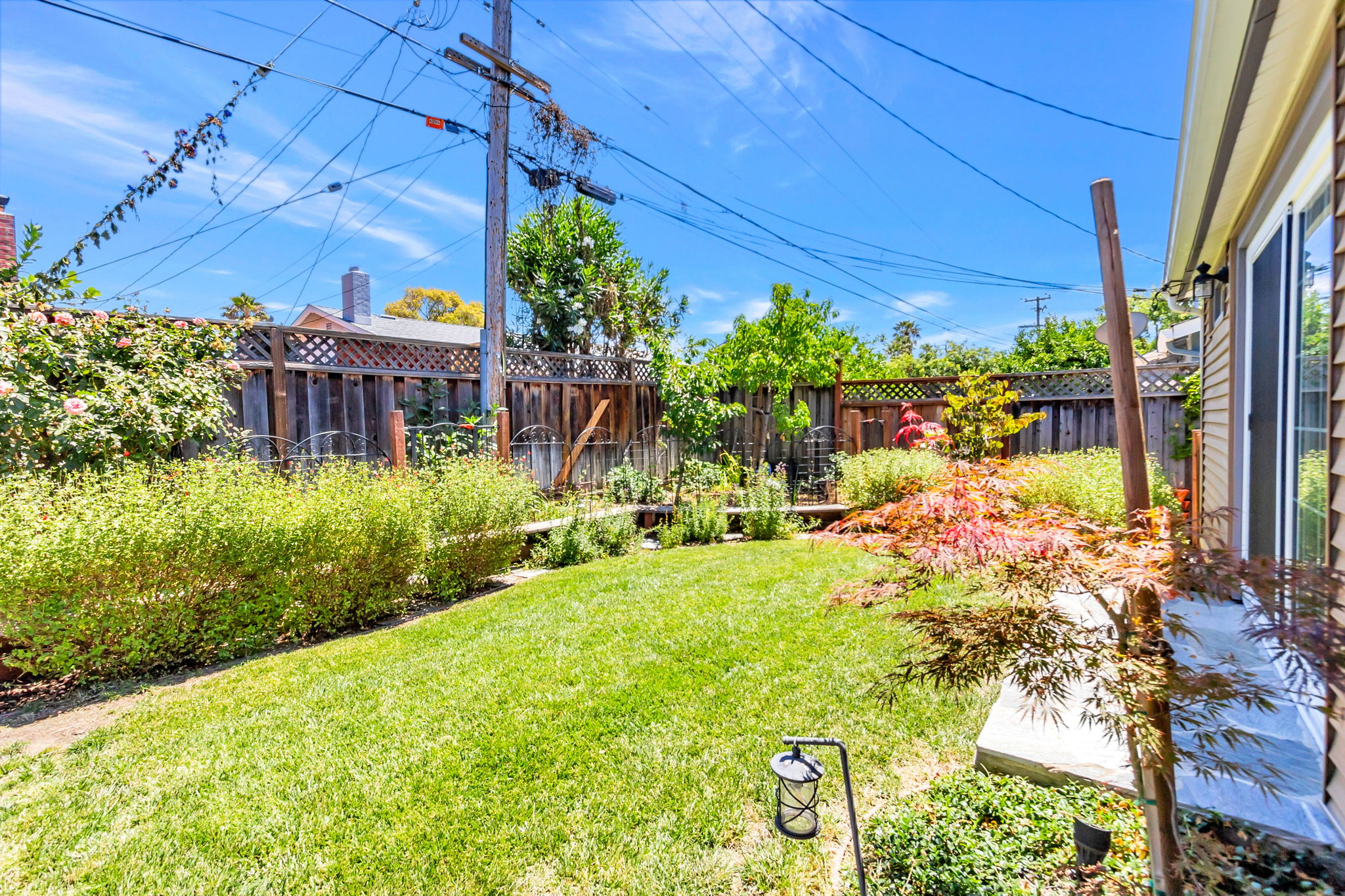 055_6290 Lillian Way