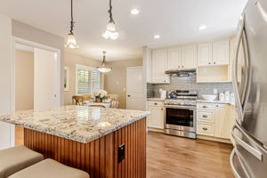 017_6290 Lillian Way