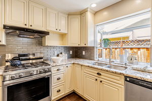 021_6290 Lillian Way